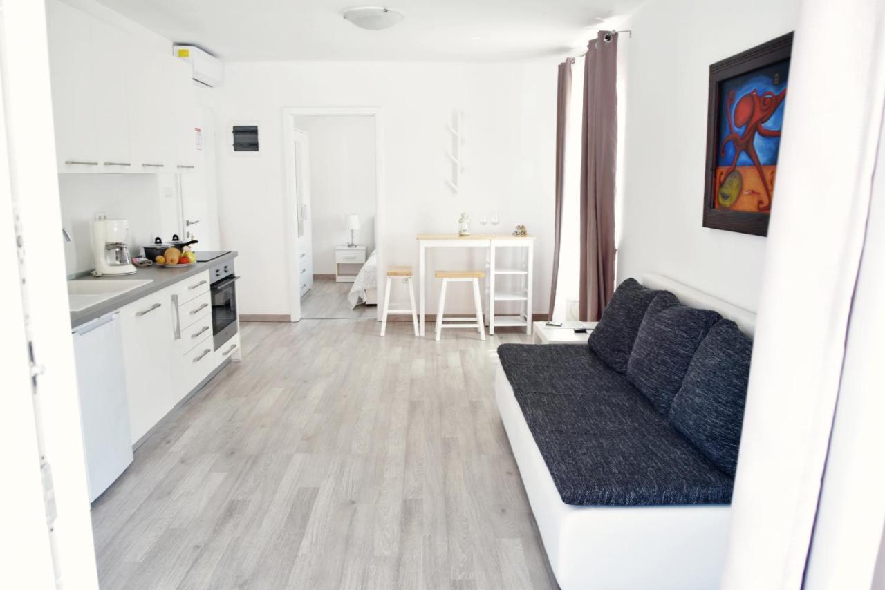 Rab Apartments Aurora Rab Town Ngoại thất bức ảnh