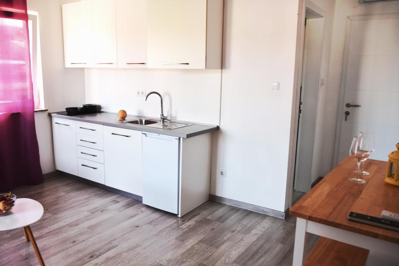 Rab Apartments Aurora Rab Town Ngoại thất bức ảnh