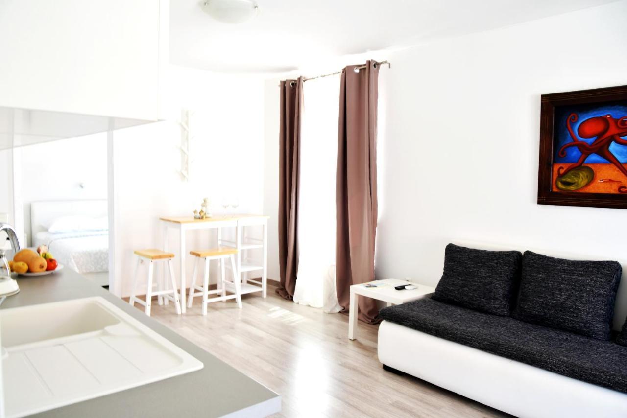 Rab Apartments Aurora Rab Town Ngoại thất bức ảnh