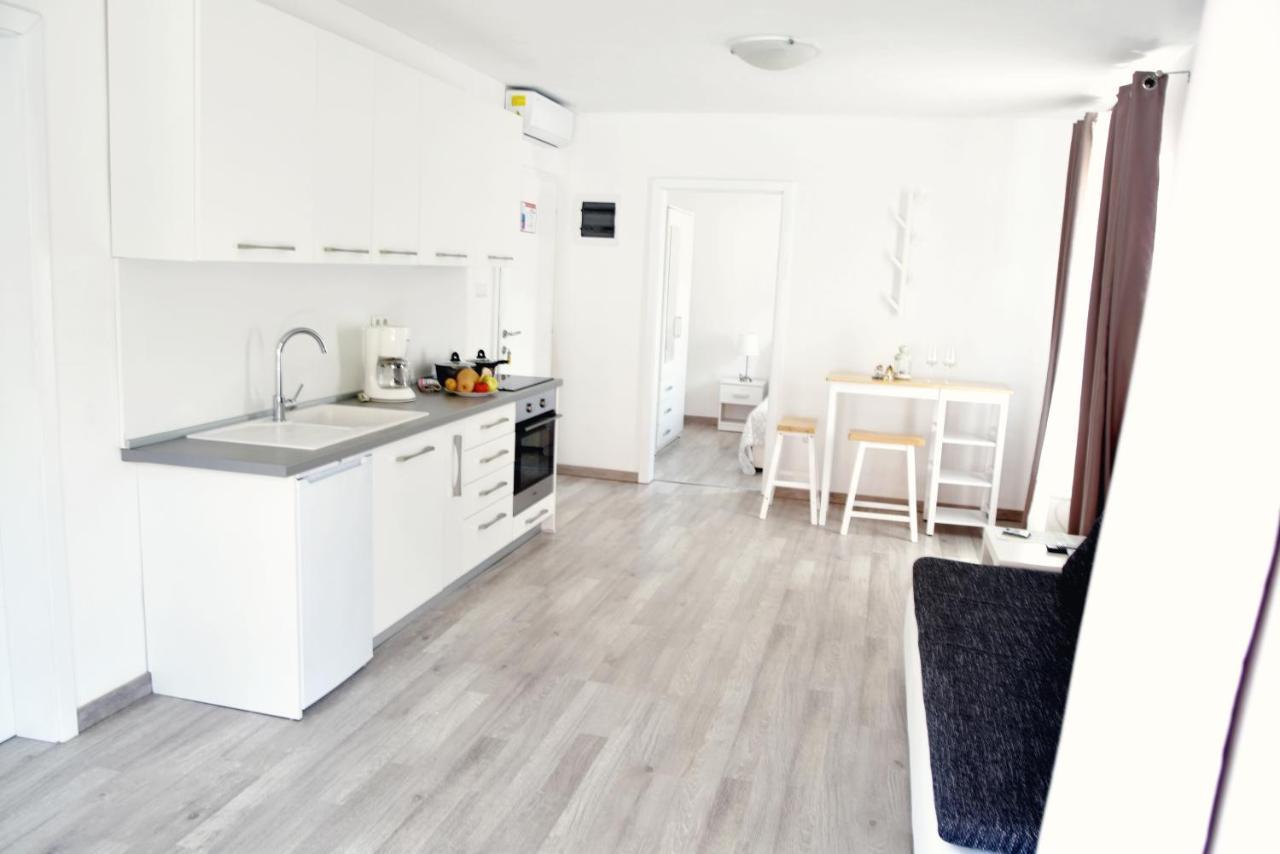 Rab Apartments Aurora Rab Town Ngoại thất bức ảnh