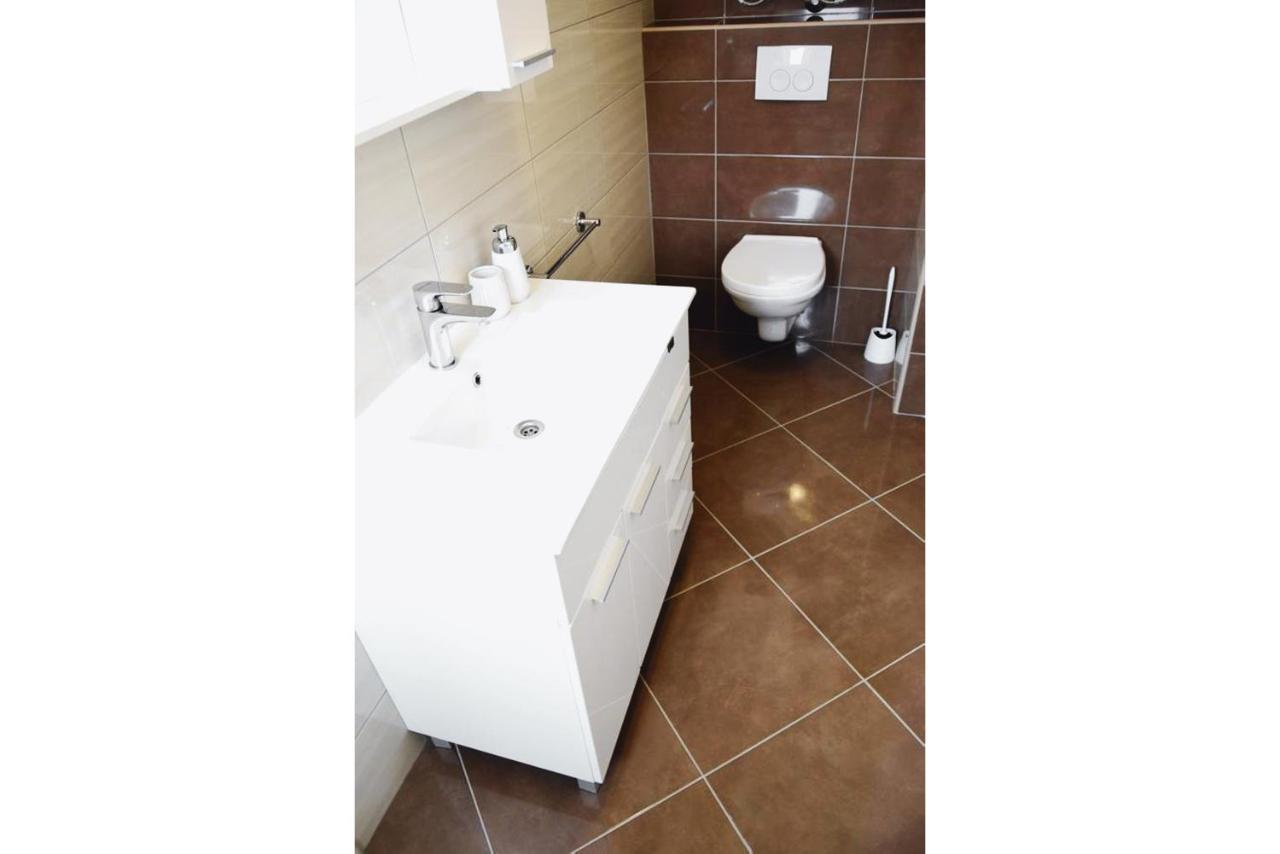 Rab Apartments Aurora Rab Town Ngoại thất bức ảnh